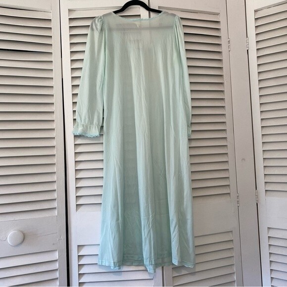 Vintage Carriage Court size Small Light Blue Teal Dressing Gown Night Gown - Picture 2 of 9